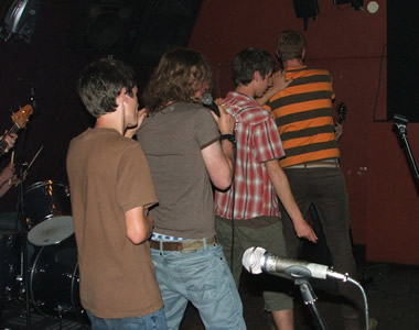 Click here to visit Newport's ska, reggae and pop punk enthusiasts the Beethoven Boyos @ myspace