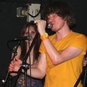 click here to visit Los Campesinos at Myspace