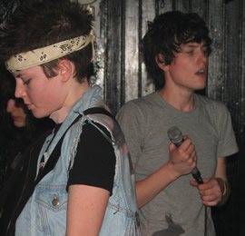 click here for more pics and goss